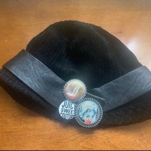 Juicy Couture Corduroy & Leather Bucket Hat w/3 Pins Never worn